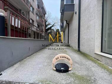 Ενοίκιο - Θέση στάθμευσης σε Център,  Бургас