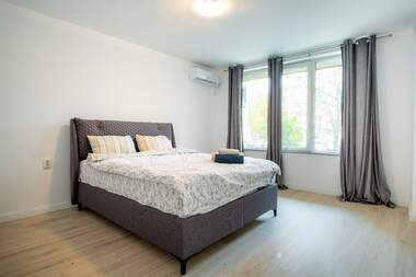 For sale - Apartment in Alei Vazrajdane,  Ruse
