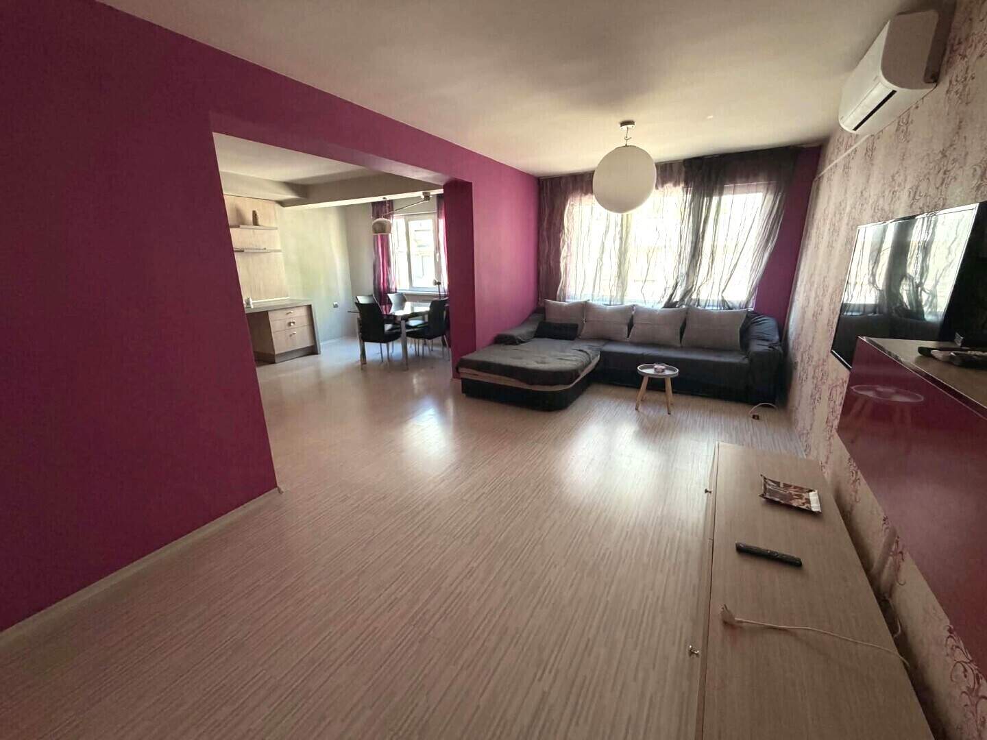 Cu trei camere Apartament în Liatno kino Trakia, Varna – fotografia 3