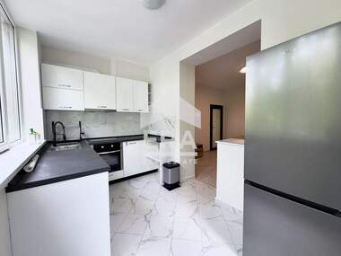 Închiriere - Apartament în Dărvenița,  Sofia