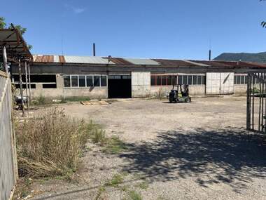 Vânzare - Spațiu industrial/Service auto/Spațiu de depozitare în Vărșeț,  Montana