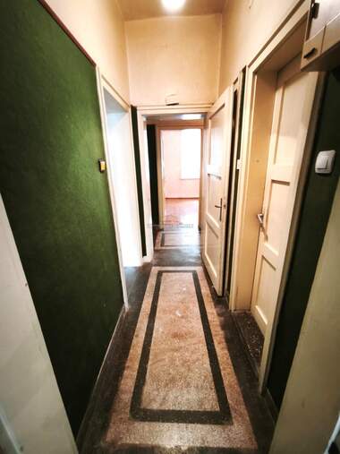 Vânzare - Apartament în Iztok,  Pernik