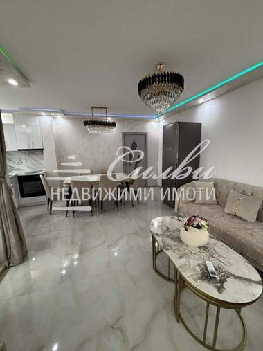 Продажба - Апартамент в Добруджански,  Шумен