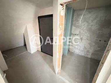 Vânzare - Apartament în Avtogara,  Varna