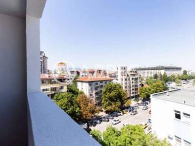 Închiriere - Apartament în Center,  Sofia