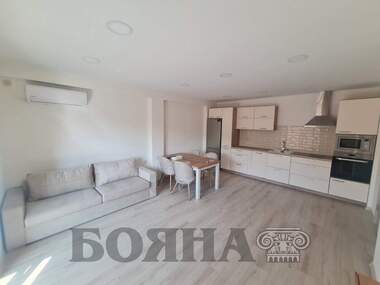 Închiriere - Etaj din casă în Wider Center,  Ruse