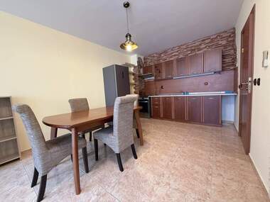 Închiriere - Apartament în Lazur,  Burgas