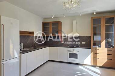 Продажба - Апартамент в Център,  София