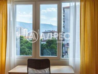 Închiriere - Apartament în Center,  Sofia