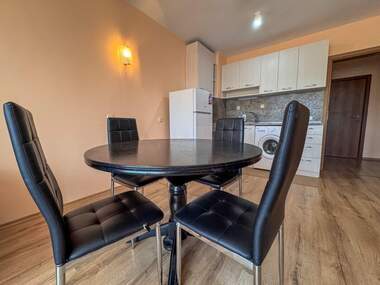 Închiriere - Apartament în Zornița,  Burgas