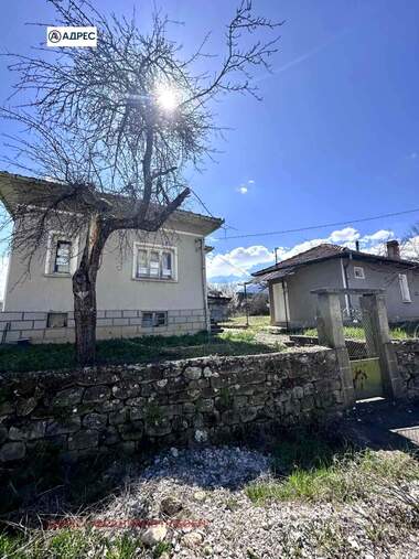 Vânzare - Casă în Aprilți,  Lovece