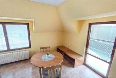 Închiriere - Apartament în Hășove,  Ruse