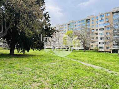 Продажа - Квартира в Изгрев,  Бургас