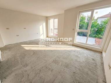 Vânzare - Apartament în Komatevo,  Plovdiv