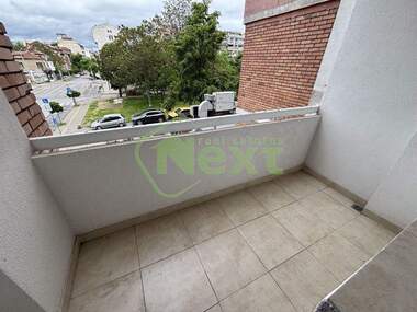 Închiriere - Apartament în Zona B-18,  Sofia
