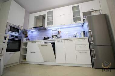 Miete - Wohnung in Wazrajdane,  Burgas