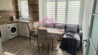 Închiriere - Apartament în Țentralna poștia,  Varna