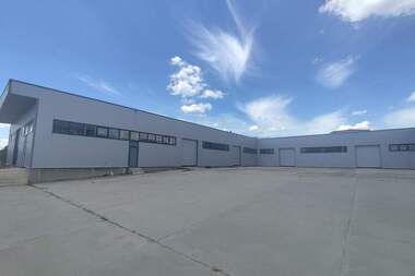 Продажа - Здание в Брезник,  Перник