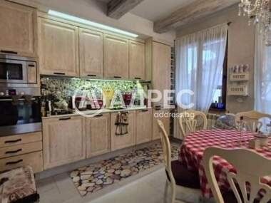 Продажба - Къща в Столник,  София Област