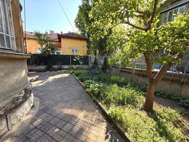 Vânzare - Etaj din casă în Center,  Ruse