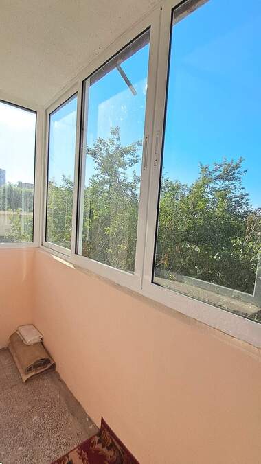 Închiriere - Apartament în Dobrudjanski,  Șumen
