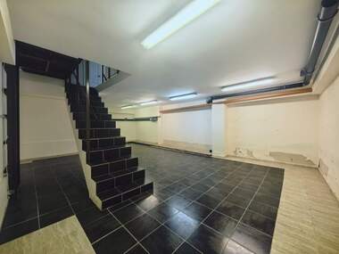 For sale - Office/Store/Beauty saloon in Ialta,  Ruse