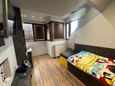 Verkauf - Wohnung in Wazrajdane,  Burgas
