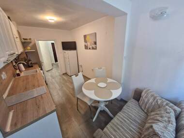 Închiriere - Apartament în Lazur,  Burgas