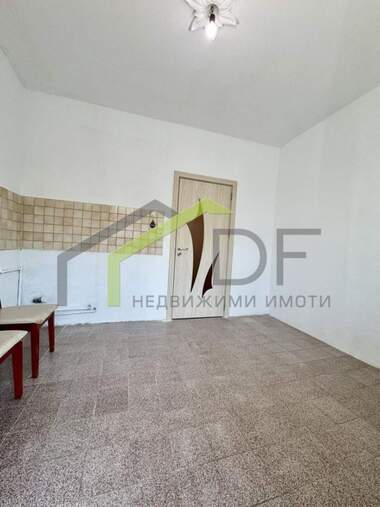 Vânzare - Apartament în Mladost 2,  Varna