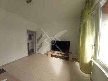 Miete - Wohnung in Mladejki halm,  Plowdiw