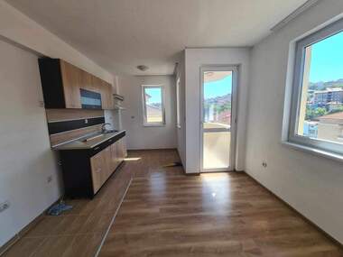 For rent - Apartment in Mladejki halm,  Haskovo