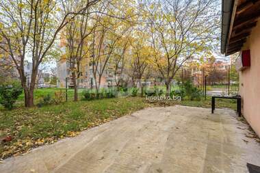 For sale - Office in Trakia,  Plovdiv