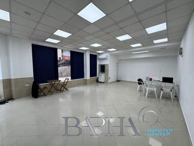 Наем - Офис/Магазин/Салон за красота във Възраждане 1,  Варна