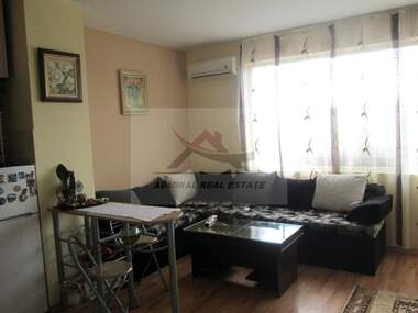 Închiriere - Apartament în Bazar Levski,  Varna
