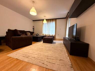 Închiriere - Apartament în Văzrajdane,  Burgas