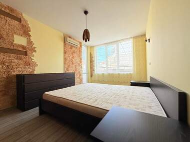 Închiriere - Apartament în Lazur,  Burgas