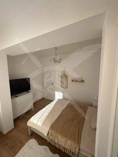 Închiriere - Apartament în Ceaîka,  Varna