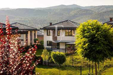 Vânzare - Casă în Sofia Village,  Sofia