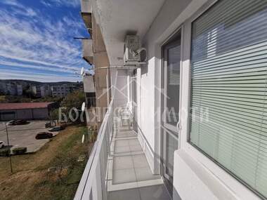 Închiriere - Apartament în Buzludja,  Veliko Tărnovo