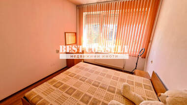Închiriere - Apartament în Văzrajdane,  Ruse