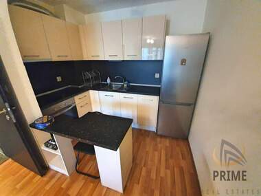 Închiriere - Apartament în Lazur,  Burgas