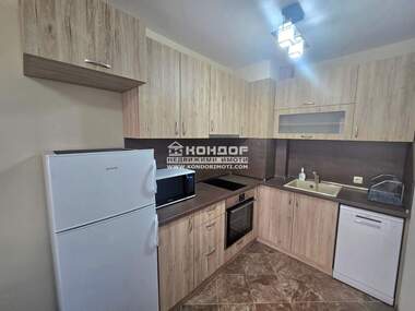 Наем - Апартамент в Център,  Пловдив