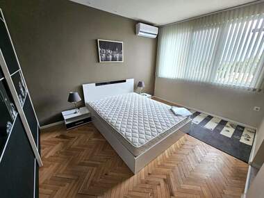 Miete - Wohnung in Mladejki halm,  Plowdiw