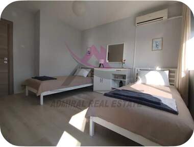 Închiriere - Apartament în Ceaîka,  Varna