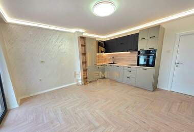 Vânzare - Apartament în Avtogara,  Varna