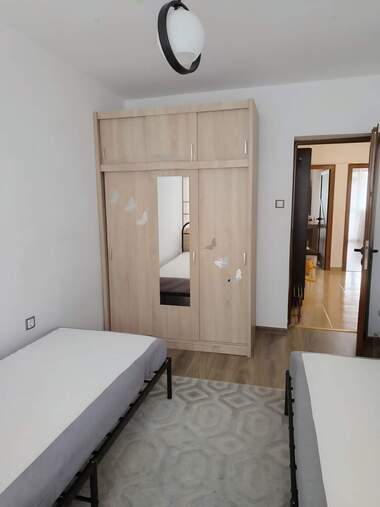 Închiriere - Apartament în Văzrajdane,  Burgas