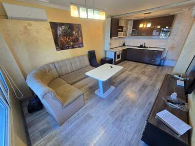 Închiriere - Apartament în Slaveîkov,  Burgas