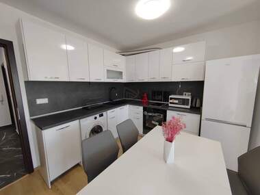 Închiriere - Apartament în Lazur,  Burgas