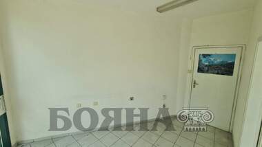 Vânzare - Birou/Magazin/Salon de frumusețe/Cabinet de stomatologie în Center,  Ruse