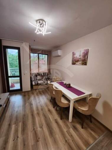 Închiriere - Apartament în Kolhozen pazar,  Varna